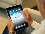 De iPad van Apple zal nog even dominant blijven op de tabletmarkt, naar verwachtingen worden er dit jaar zon 40 miljoen exemplaren verscheept. De verkoop van andere tablets zal in 2012 echter met 134 procent toenemen. Op de foto de eerste iPad, gelanceerd in april 2010.