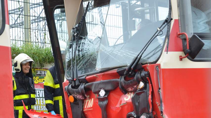 Tram zwar beschadigd bij botsing andere tram in Den Haag 