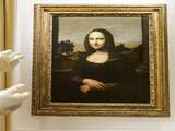 Ze geeft ook een overzicht van 35 jaar onderzoek en wetenschappelijke testen die erop wijzen dat de schilder het portret ongeveer 10 jaar eerder heeft gemaakt dan het beroemde schilderij, dat in het Louvre in Parijs hangt.