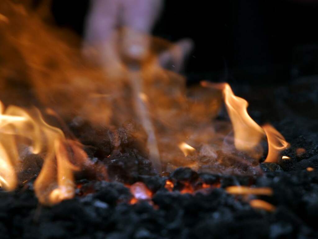 Origineel barbecueën? Plan vooruit en bestel ruim op tijd Barbecuetips van experts: 'Gebruik geen vork voor het