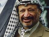 1993-12-13 Yasser Arafat wordt maandag geflankeerd door premier Lubbers en minister van buitenlandse zaken Kooijmans bij het poseren voor het Catshuis De PLO-leider bracht maandag een eendaags bezoek aan ons land.

Fotograaf: Arthur Bastiaanse