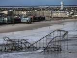 Donderdag 1 november: Een door de orkaan Sandy verwoeste achtbaan in Seaside Hights in de staat New Jersey. 