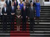 Maandag 5 november: Op paleis Huis ten Bosch zijn maandag de nieuwe ministers in het openbaar beëdigd. Na afloop vond direct de bordesscène plaats. 