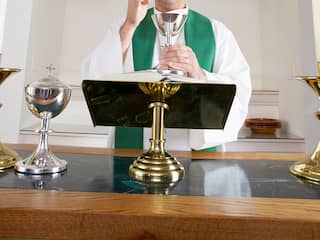 priester pastoor kerk misbruik geloof