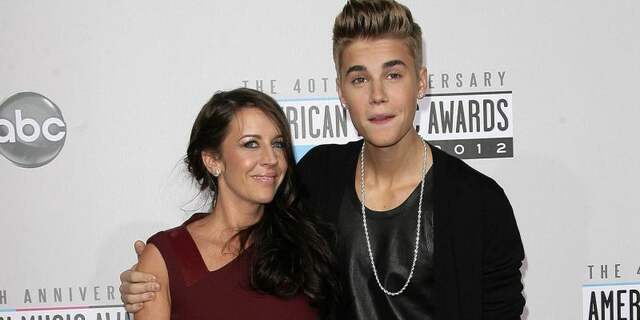 Justin Bieber met moeder