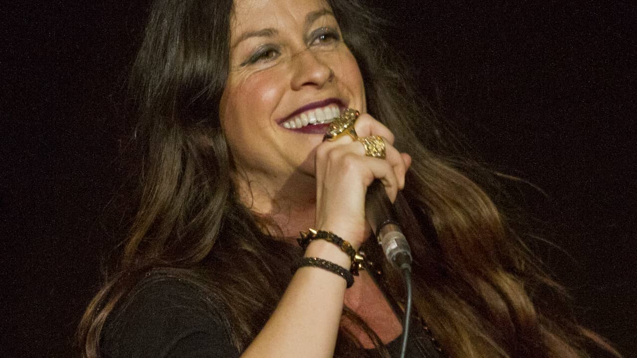 Stem Alanis Morissette reflecteert ouderlijke bezorgdheid in 013 | Muziek |  NU.nl