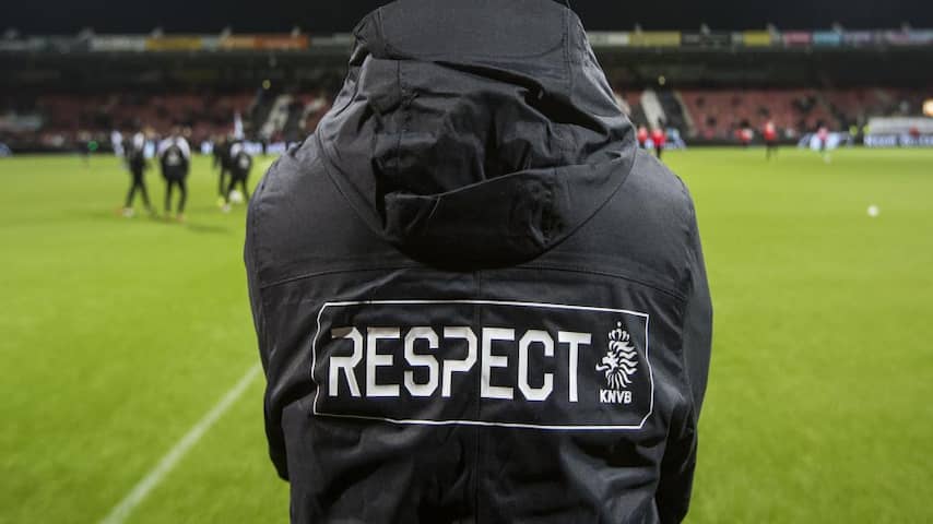 KNVB respect voetbalgeweld grensrechter Richard Nieuwenhuizen