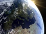 Diepere aardlagen bevatten 'oceanen aan water' 