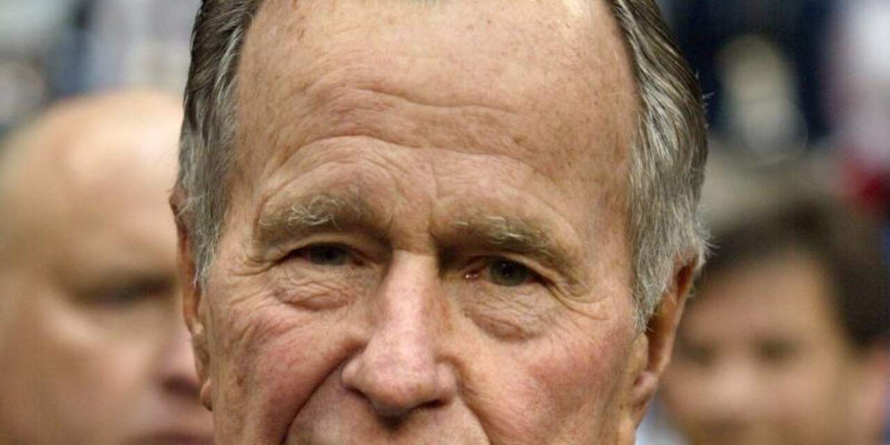 George Bush senior op intensive care