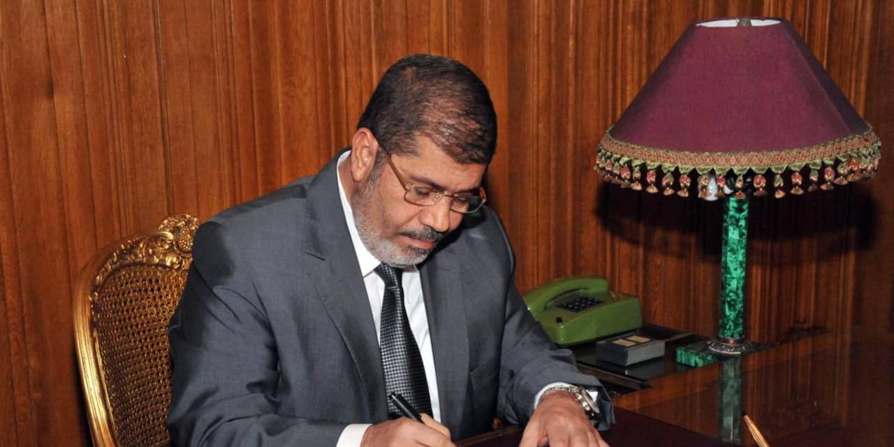 Mursi ondertekent nieuwe Egyptische grondwet
