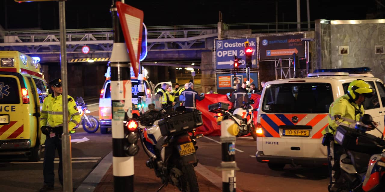 Gewonde en drie uitgebrande auto's na vuurwerkbom Zoetermeer