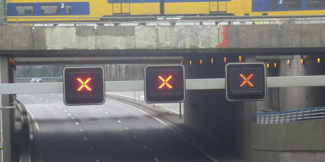 75 bestuurders negeren rood kruis bij Utrechtsebaan