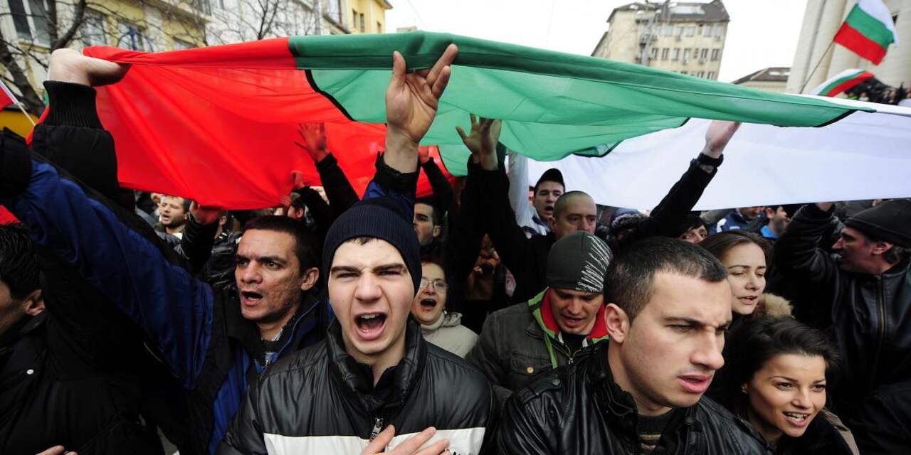 Tienduizenden Bulgaren de straat op