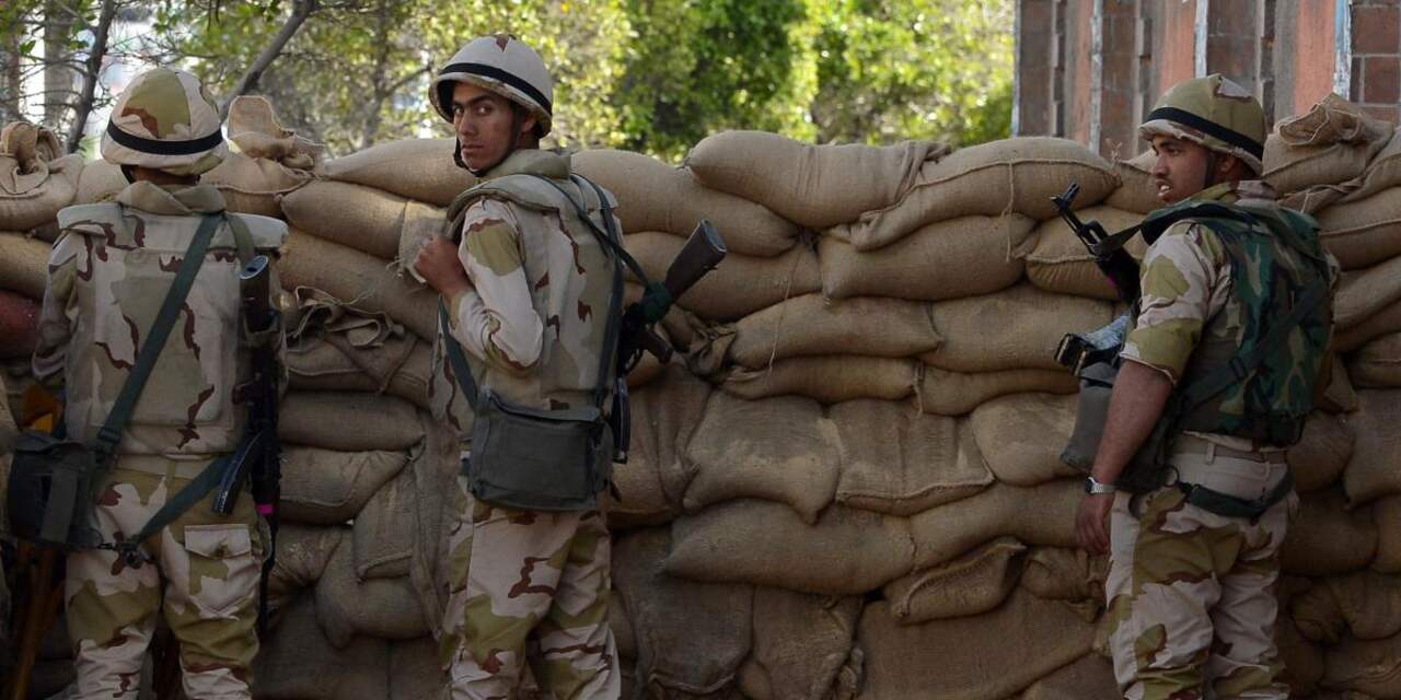 Leger Egypte bestookt terroristen in Sinaï