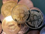 Koers bitcoin duikt kort onder 8.000 dollar en veert op
