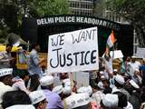  Voor de tweede dag zijn betogers in New Delhi de straat op gegaan om te protesteren nadat zaterdag een 22-jarige  verdachte is opgepakt die een meisje van vijf zou hebben vastgehouden en verkracht. 