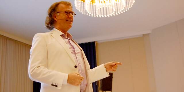 Repetitie André Rieu voor kroningsconcert Museumplein
