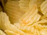 Nederlanders eten minder fruit en meer chips