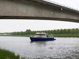 Behalve diverse toegangswegen is ook een deel van het Amsterdam-Rijnkanaal ter hoogte van de vindplaats zondagmiddag afgesloten.
