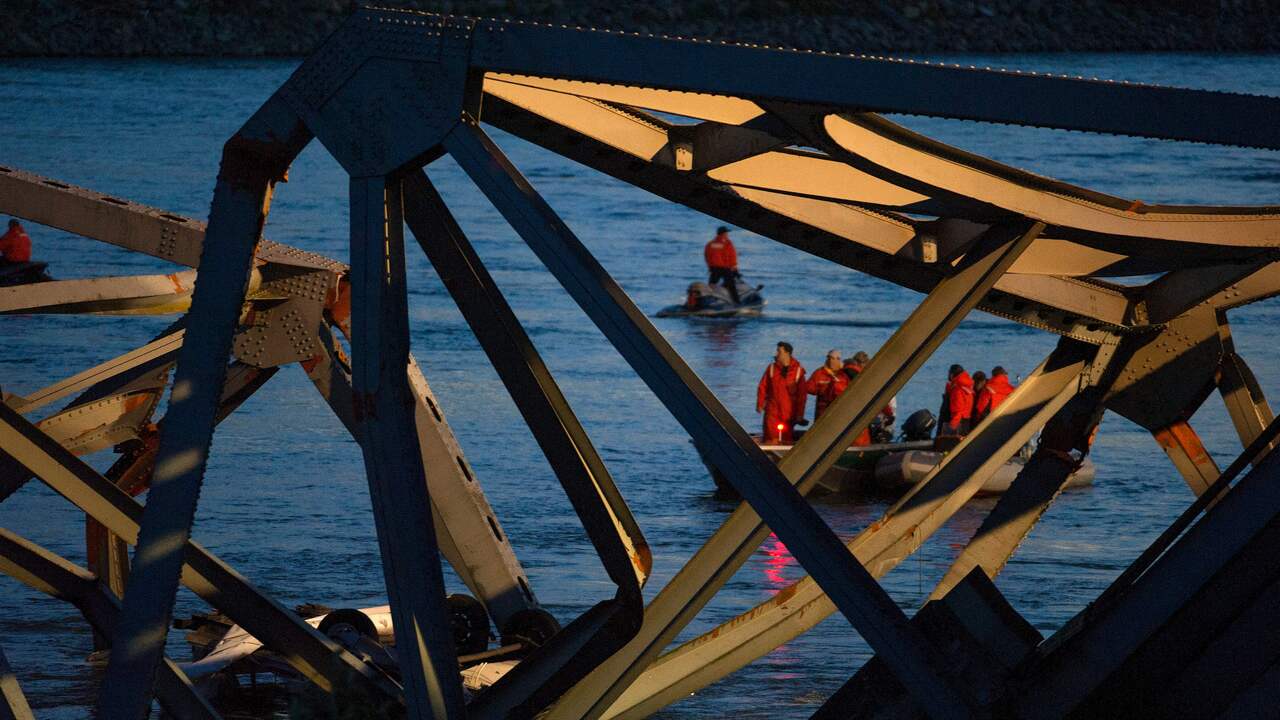 Brug snelweg Seattle Vancouver ingestort Buitenland NU.nl