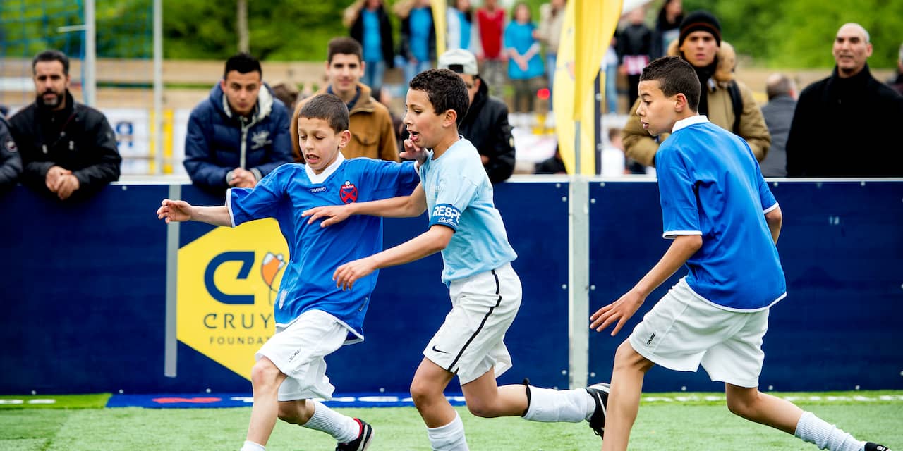Voetbal International komt met VI Kids