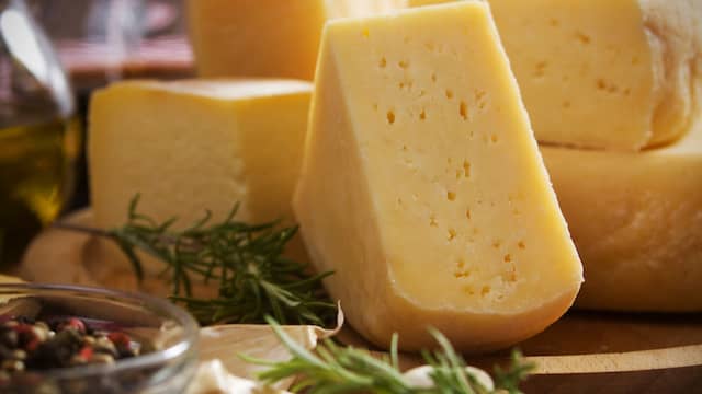 �Kaas eten kan gaatjes voorkomen� NU Het laatste