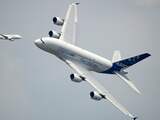 Maandag 17 juni: Een Airbus A 380 vliegt mee tijdens de openingsdag van de Internationale vliegshow in Parijs.