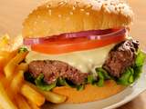  Man geeft enorme fooi na hamburger en friet