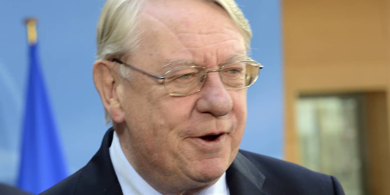 Oud-minister Hillen wil één miljard meer voor Defensie