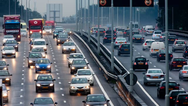 Files door dodelijk ongeluk A20 en botsing in mist bij Lauwersoog. Files door dodelijk ongeluk A20 en botsing in mist bij Lauwersoog.