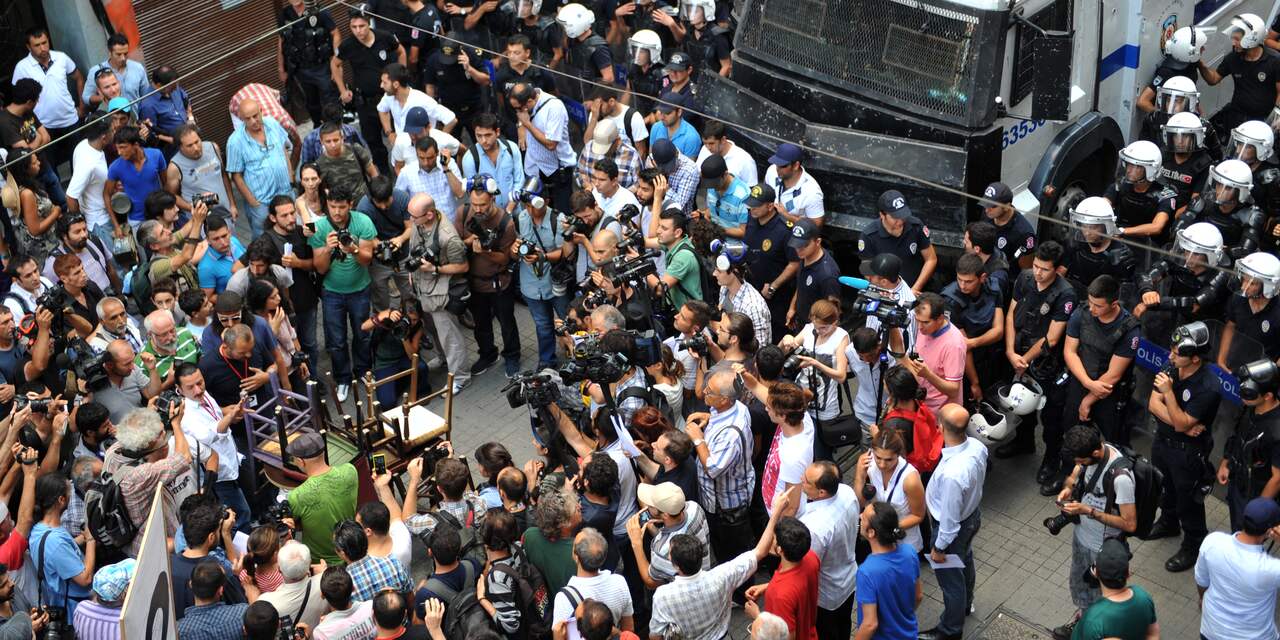 'Tientallen Turkse journalisten vast of vervolgd'