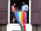 Amsterdam krabbelt op als homostad