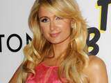 Paris Hilton met negentien koffers naar Ibiza
