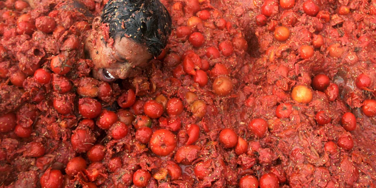 Veertigduizend man bij Tomatina