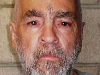 'Seriemoordenaar Charles Manson overgebracht naar ziekenhuis'