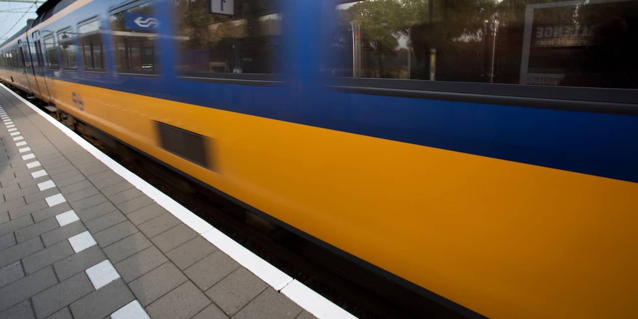 Enkele uren geen treinen tussen Leiden en Hoofddorp door defecte spoorbrug