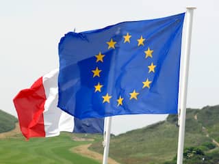 franse en europese vlag