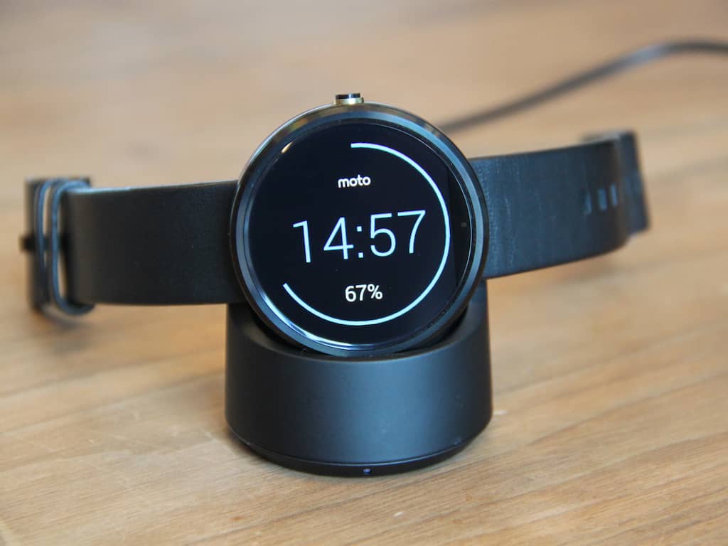 Moto Ronde smartwatch geeft geen richting aan zoekende markt | Reviews | NU.nl