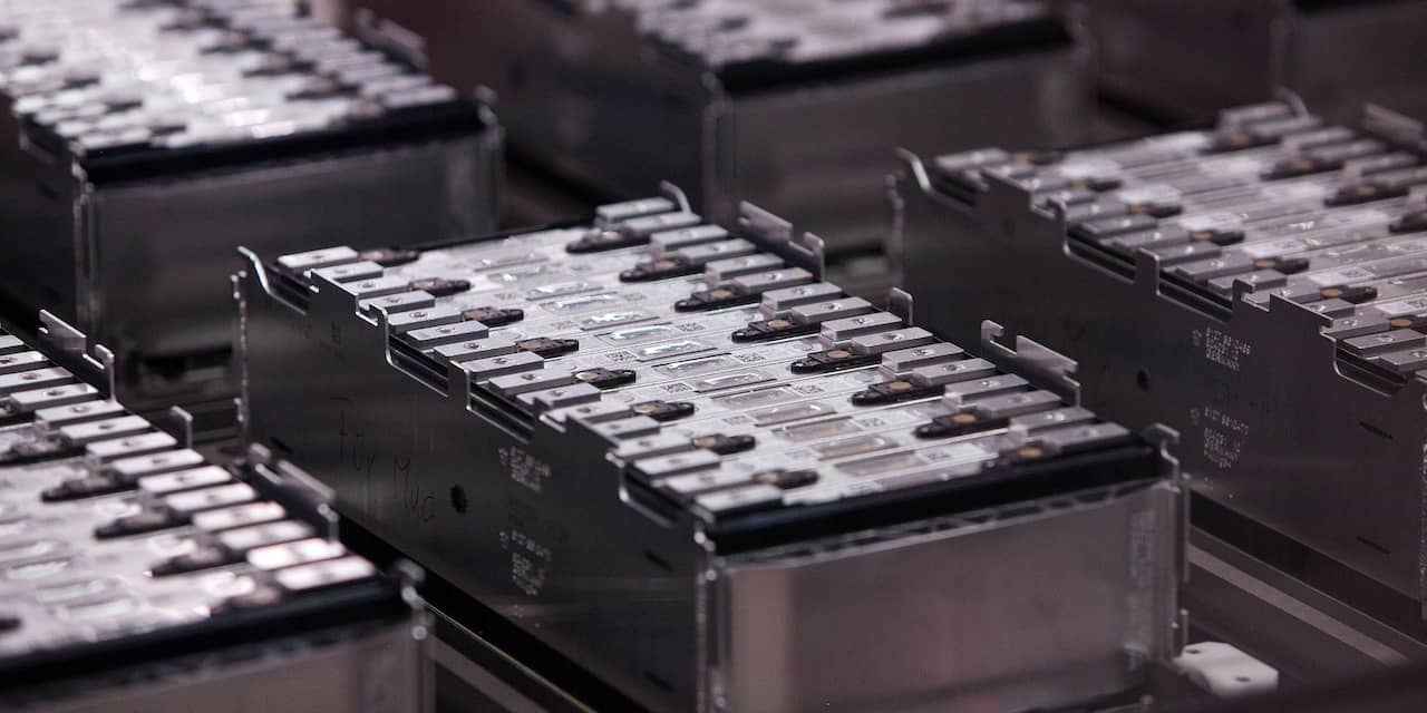 166 miljoen euro boete voor drie batterijenproducenten