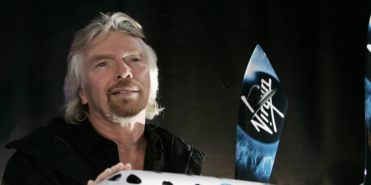 Richard Branson gaat nieuw ruimteschip testen