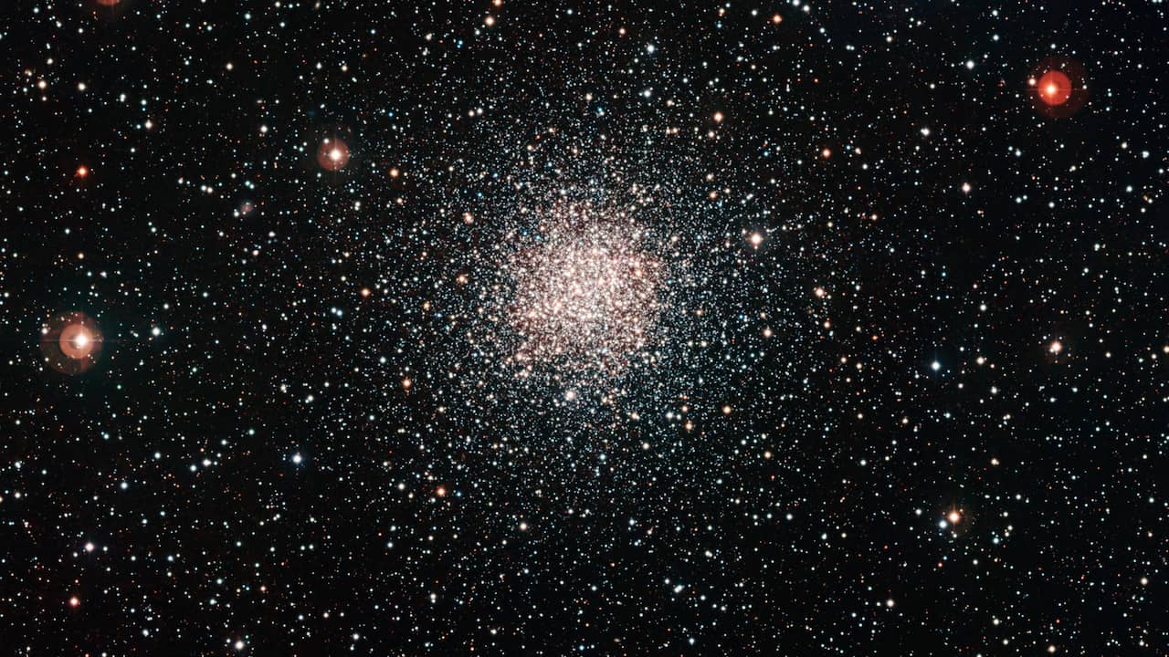 Скопление галактик. Сверхскопление змееносца. Множество звезд. Во вселенной больше звёзд чем песчинок. Млечный путь галилео.