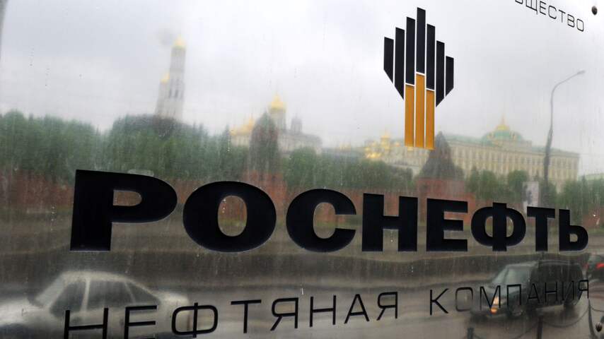 Rosneft ziet omzet dalen door lage olieprijs