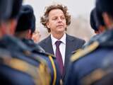 Zaterdag 8 november: Minister Bert Koenders van Buitenlandse Zaken woont een ceremonie bij op het vliegveld van de Oekraïense stad Charkov waarna lichamen van MH17-slachtoffers worden gerepatrieerd.