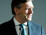 Het kabinet van VVD en PvdA is niet meer bezig met 'bruggen slaan', maar ''vooral met de plank mis slaan'', aldus Buma.