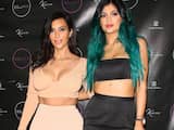 Vrijdag 14 november: Kim Kardashian met haar halfzusje Kylie Jenner in West Hollywood.