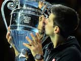 Djokovic kreeg na zijn zege op Berdych een grote beker omdat hij 2014 afsluit als aanvoerder van de mondiale ranking.