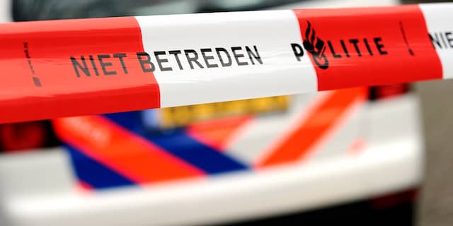83-jarige man raakt bekneld onder heftruck in Driewegen en overlijdt