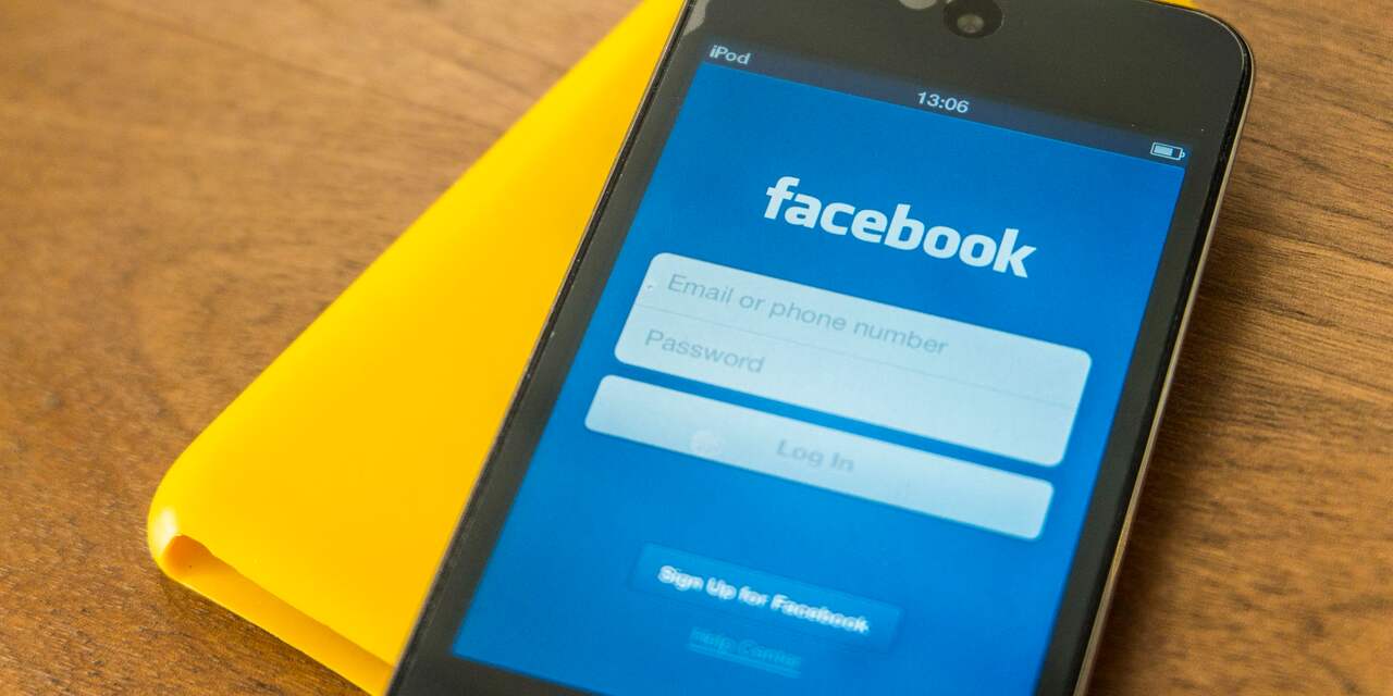'Facebook werkt aan zakelijk sociaal netwerk'