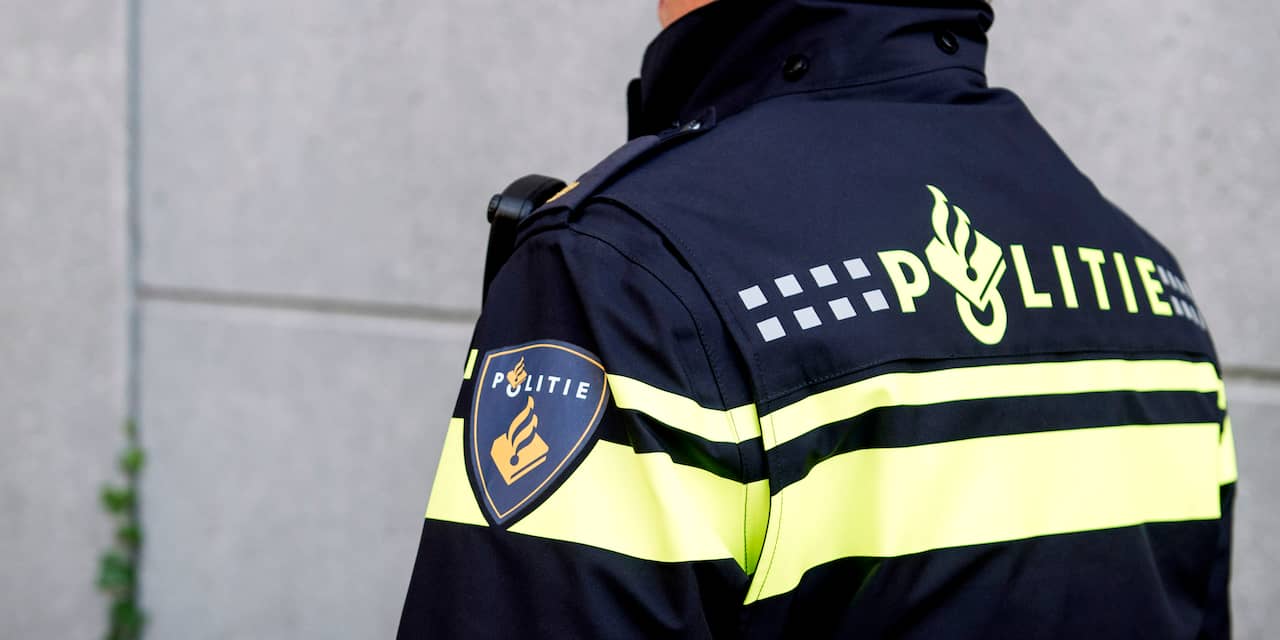 Arrestatieteam haalt 'doorgedraaide' man uit huis Amsterdam-West