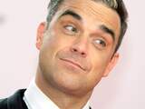 Ook Robbie Williams maakt een doorstart door zijn failliete mannenmodelabel Farrell onder te brengen bij de Ierse modeketen Primark. 